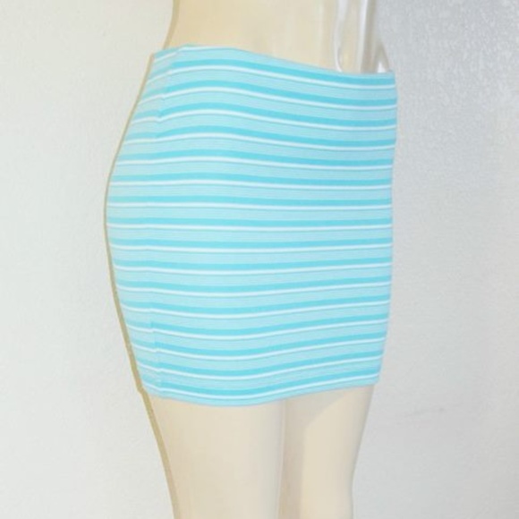 New Women's GUESS Striped Mini Skirt - Picture 2 of 5